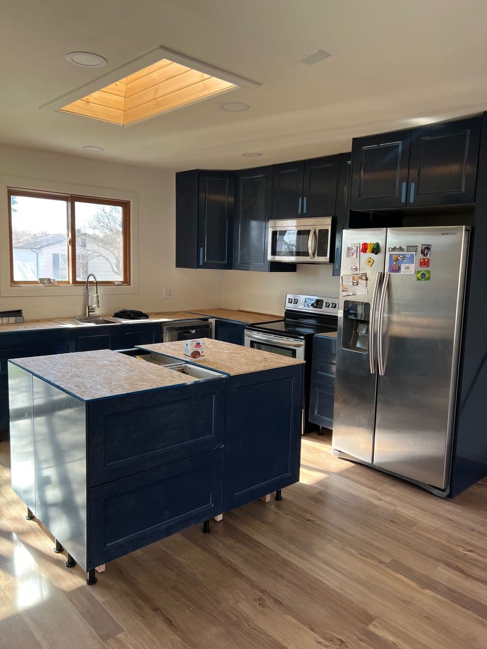 Gallery photos for Sleek Kitchen Remodel Enhances Functionality: Image #1